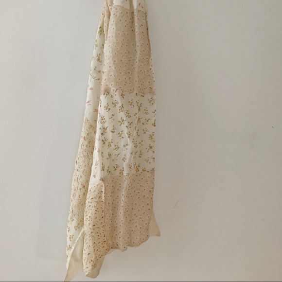 Vintage Floral Scarf - Picture 3 of 3